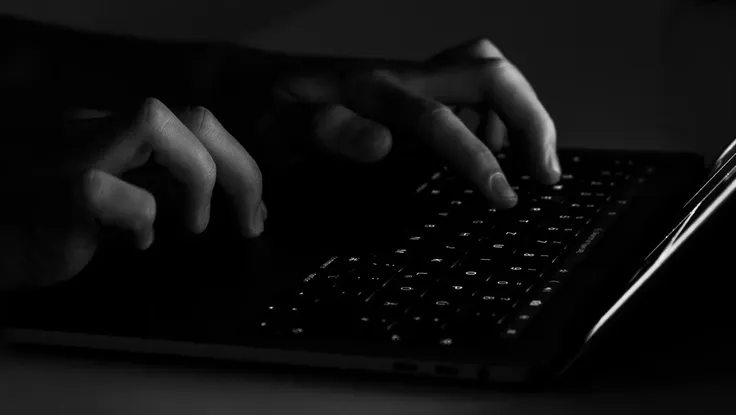 Điều gì khiến Apple phải cảnh báo người dùng iPhone ở 100 quốc gia?