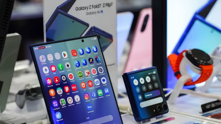 Tin công nghệ 4-8: 12.000 thiết bị Samsung bị đánh cắp gần sân bay Heathrow