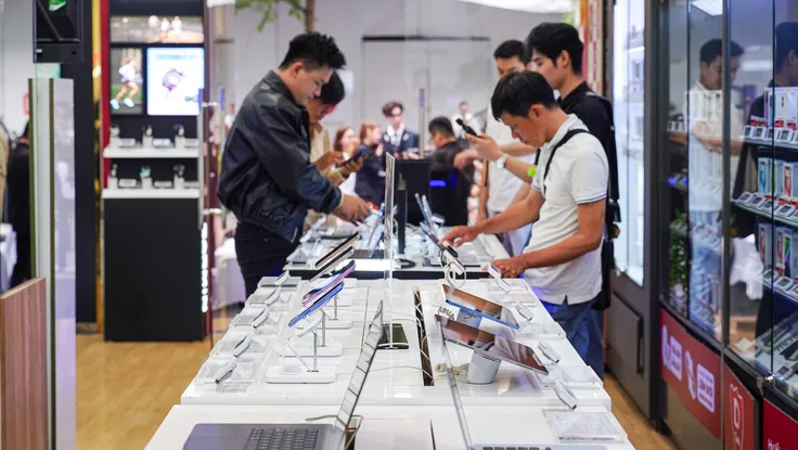 Tin công nghệ 11-9: Cuộc chiến thị phần giữa Apple, Samsung và Google