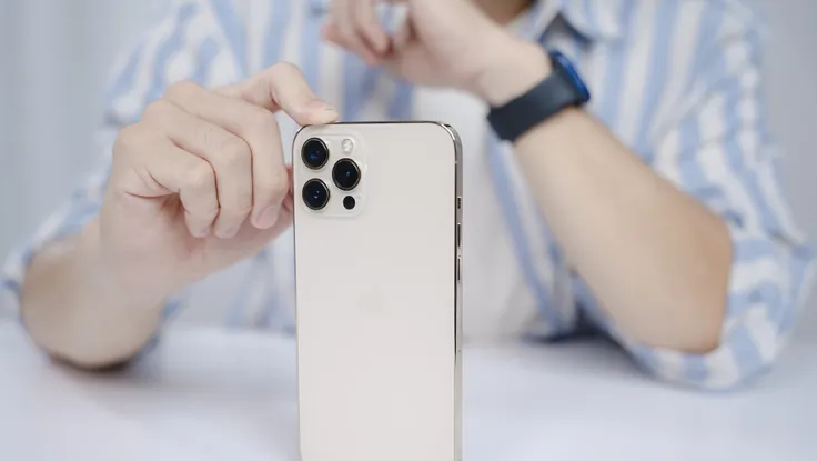 Nhiều mẫu iPhone cũ giảm giá dịp Black Friday