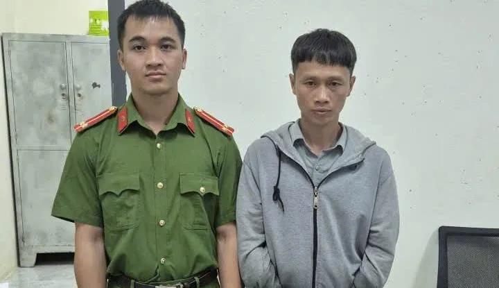 Nghi phạm đâm người rồi bỏ trốn ra đầu thú