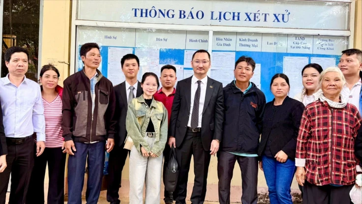 Nửa viên gạch hung khí và bị cáo chưa thành niên