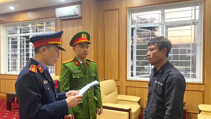 2 vợ chồng ở Quảng Trị đến công an Hà Tĩnh đầu thú vì buôn bán pháo lậu