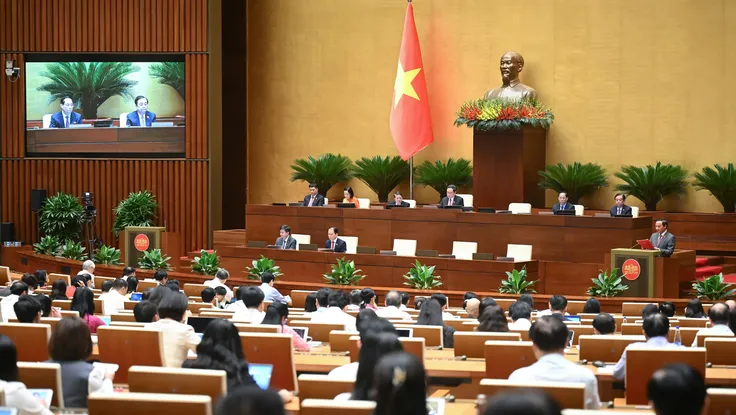 Luật Nhà giáo quy định về dạy thêm, lương, phụ cấp của giáo viên