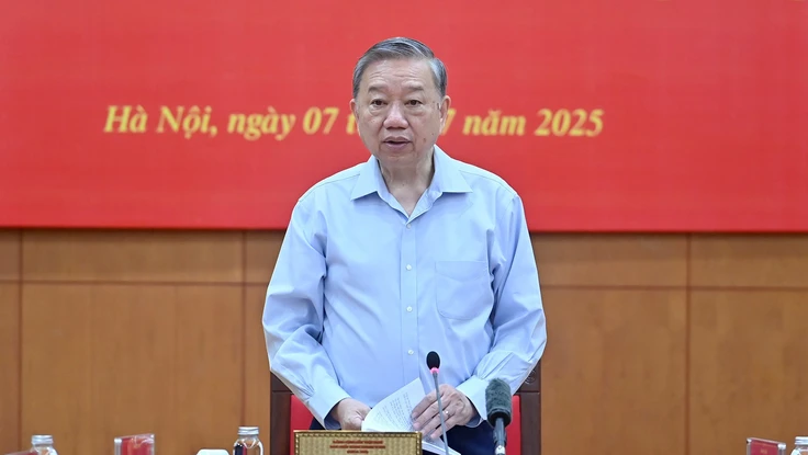 Tổng Bí thư: Tăng cường kiểm tra, giám sát việc sắp xếp cán bộ, tổ chức bộ máy