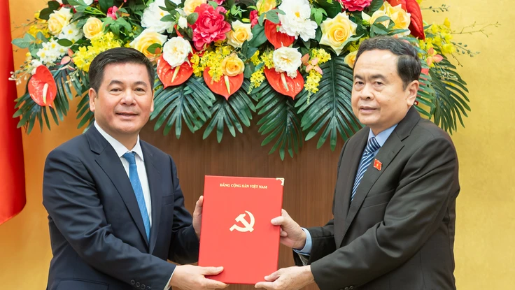 Bộ trưởng Bộ Công Thương Nguyễn Hồng Diên làm Phó Bí thư Đảng ủy Quốc hội