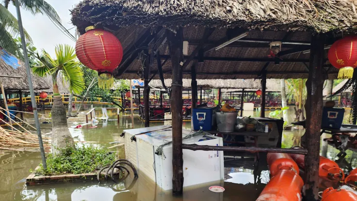 Mưa lớn kết hợp triều cường, người dân vùng trũng thấp TP.HCM khả năng chuẩn bị 'chạy' ngập