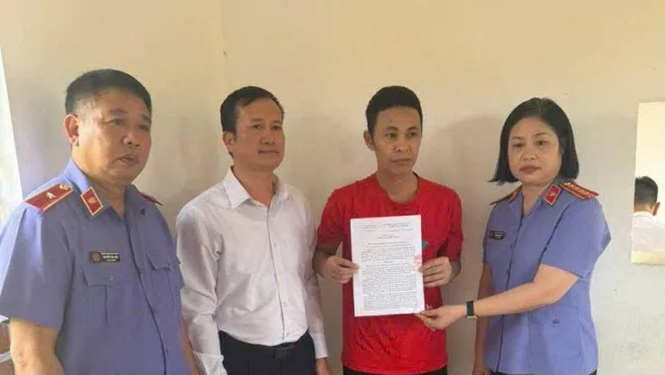 Vụ nuôi gà lôi bị xử 6 năm tù: Bị cáo Thành rời trại tạm giam về nhà, vợ mua quần áo mới đón chồng