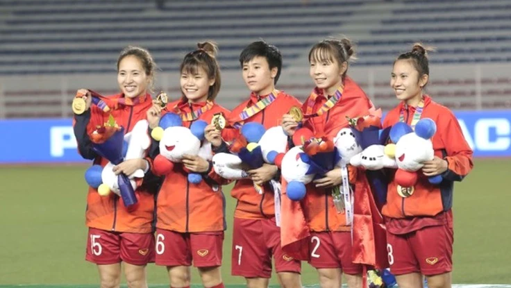 Video: Giây phút nhận HCV SEA Games của tuyển nữ Việt Nam