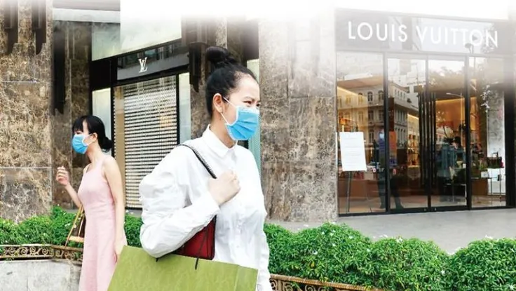 Thời trang xa xỉ chuyển mình mạnh mẽ nhờ thương mại điện tử