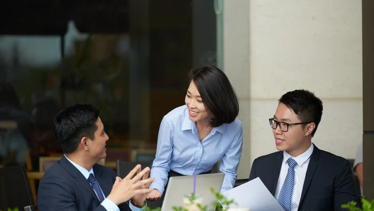 Muốn giảm rác thải doanh nghiệp, hãy đánh vào túi tiền của lãnh đạo