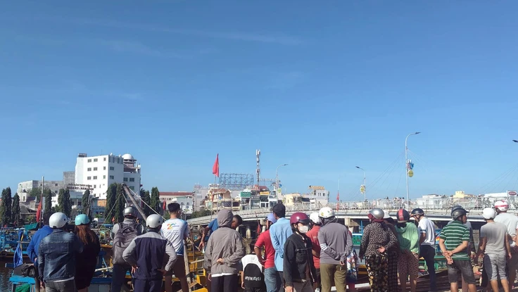 Điều tra nguyên nhân người phụ nữ tử vong dưới cầu Trần Hưng Đạo