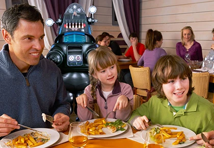 Chủ nhà hàng 'phá sản' vì thuê robot làm phục vụ