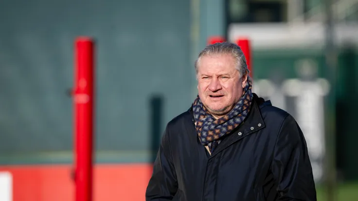 Sir Alex Ferguson xin lỗi cả đội MU vì một ngôi sao đòi ra đi