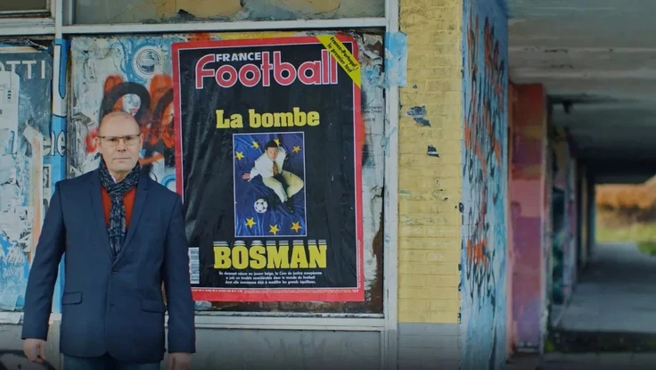 Người đàn ông giúp Ronaldo thành tỉ phú bóng đá bị 'quản thúc tại gia'