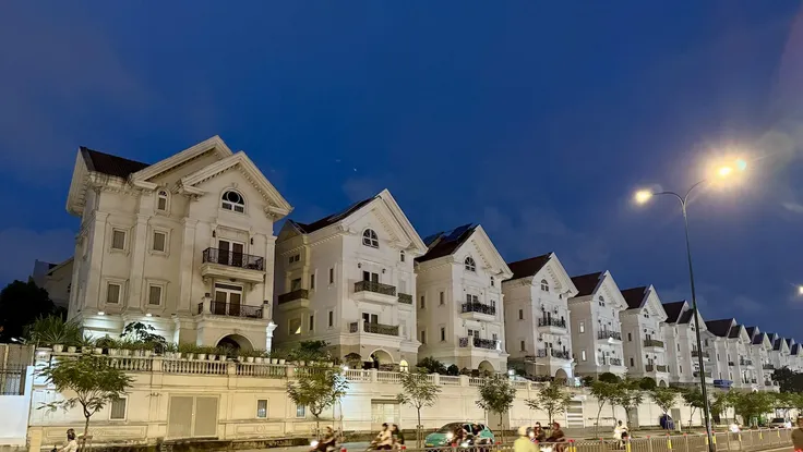 Chồng nước ngoài, vợ Việt Nam muốn đứng tên chung khi mua nhà phải làm sao?