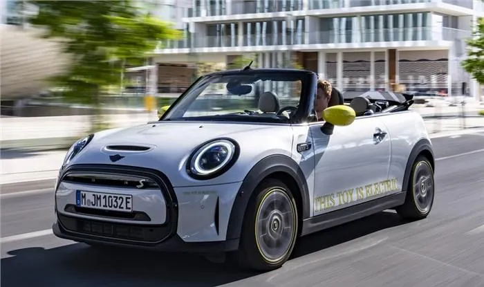 BMW có thể sẽ sản xuất mẫu Mini mui trần chạy bằng điện