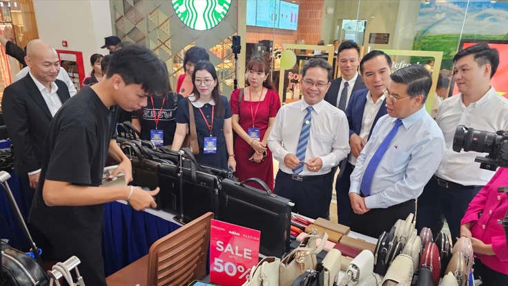 'Khuyến mãi hàng hiệu - City Sale' 2025 được tổ chức dưới ga ngầm Metro