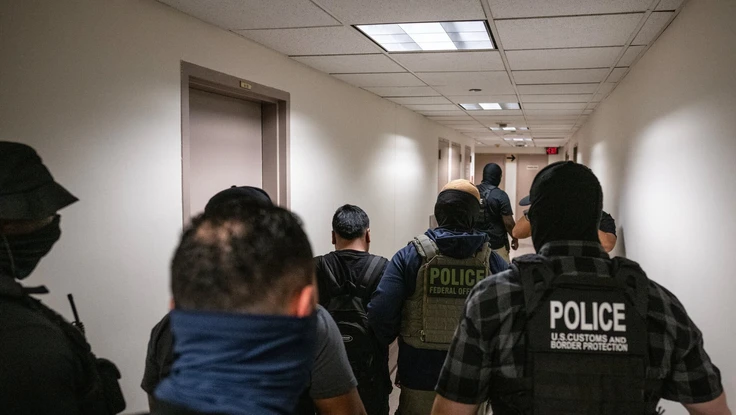 Ai có thể bị trục xuất khỏi Mỹ?