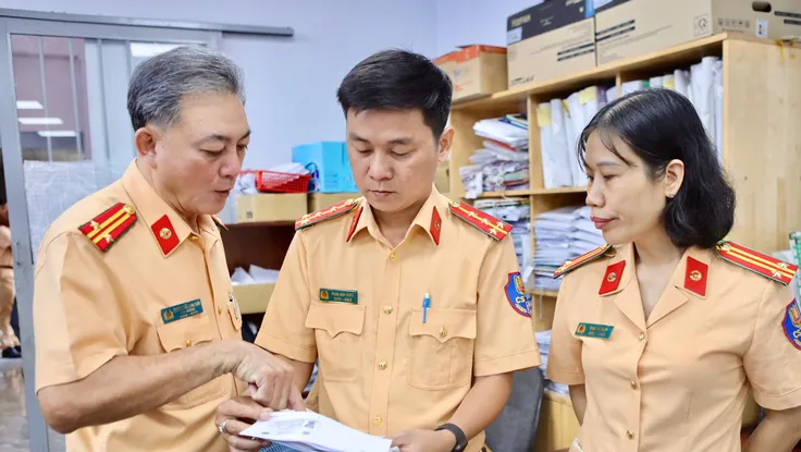 Phải làm sao để lấy lại tiền đã chuyển dư khi làm thủ tục đổi giấy phép lái xe?