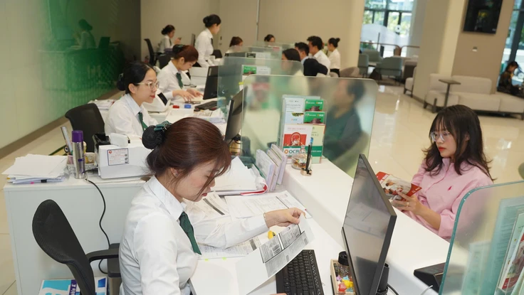 Ứng xử khi nhận tiền chuyển nhầm: Tử tế, từ tâm cũng phải... cẩn trọng