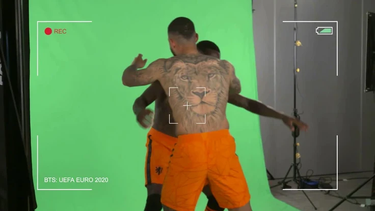 'Bật mí' những cảnh quay hậu trường của cầu thủ cho Euro 2020