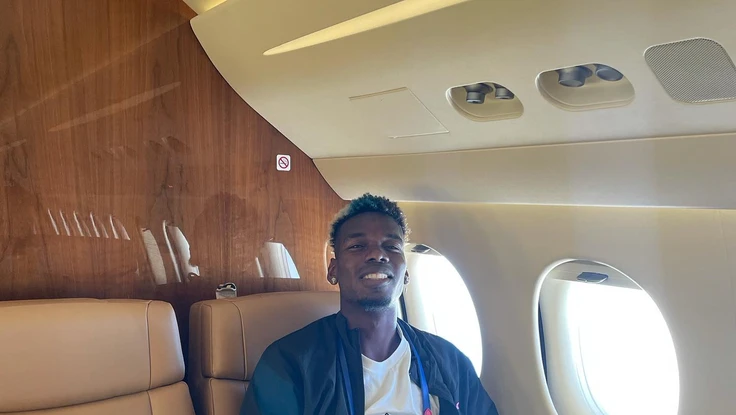 Pogba ngồi chuyên cơ viết dòng tâm sự về thất bại của Pháp
