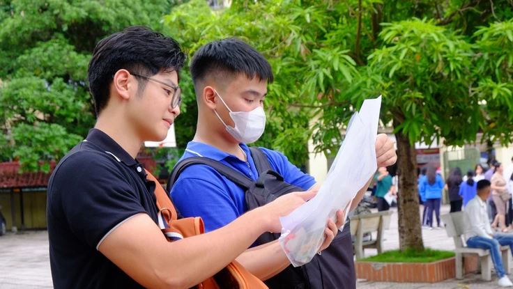 Học sinh lớp 12 băn khoăn chọn trường hay chọn ngành: Chuyên gia nói gì?