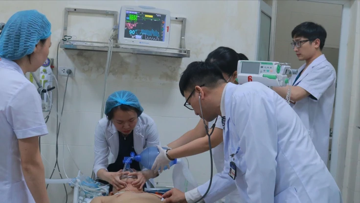 Căng mình xử trí nhiều ca cấp cứu nguy kịch đêm Giao thừa