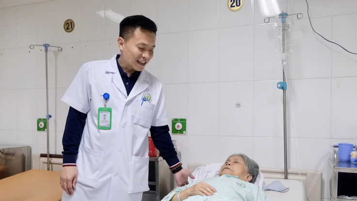 Từ phòng mổ tuyến cuối đến bục vinh danh quốc tế: Dấu ấn bác sĩ Việt