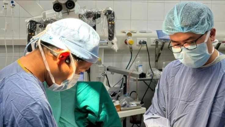 Người đàn ông sốc mất máu nặng do tự cắt 'của quý'