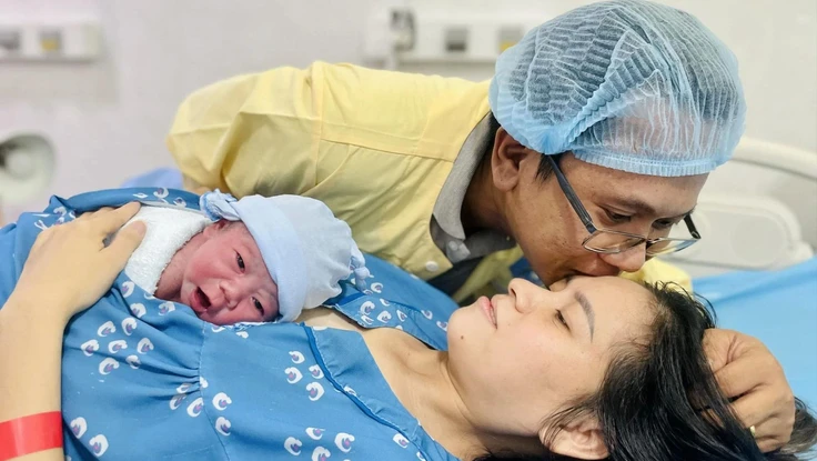 Từ 1-1-2027, phụ nữ sinh đủ hai con trước 35 tuổi được tối thiểu 2 triệu đồng