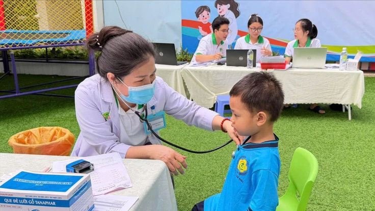 100% học sinh, sinh viên được quản lý sức khỏe bằng sổ điện tử
