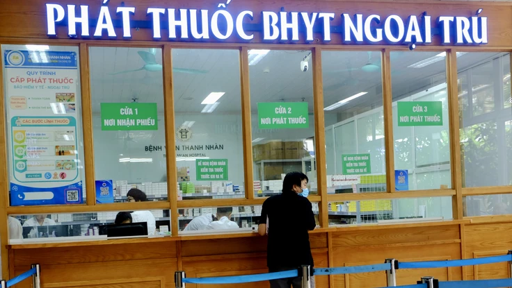 Bệnh viện thiếu thuốc, người dân phải mua thuốc ngoài nhưng khó được hoàn tiền