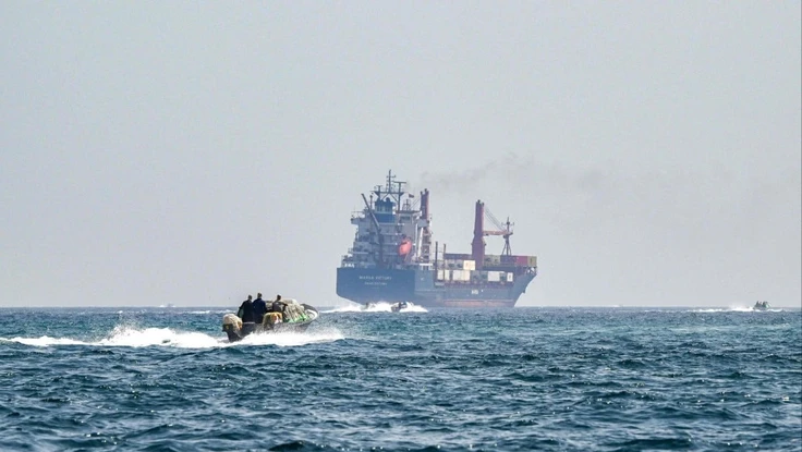 Washington kêu gọi tàu Mỹ cẩn trọng ở eo biển Hormuz, tránh xa vùng biển của Iran