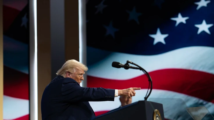 Chiến sự Trung Đông ngày 39: Ông Trump họp báo về đàm phán, cảnh báo ‘xóa sổ’ Iran trong một đêm; Israel bị đánh mạnh từ 3 hướng 