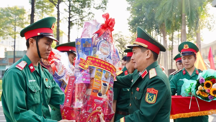 Bộ Tư lệnh TP.HCM tiễn 1.249 quân nhân xuất ngũ năm 2026 về địa phương