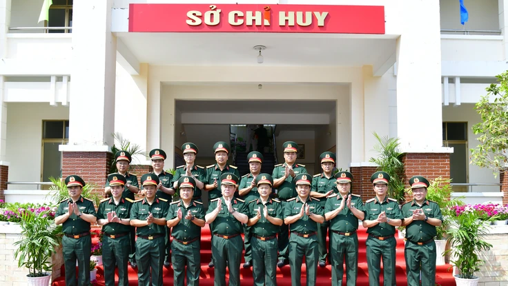 Đại tướng Nguyễn Trọng Nghĩa thăm, làm việc tại Trung đoàn 10