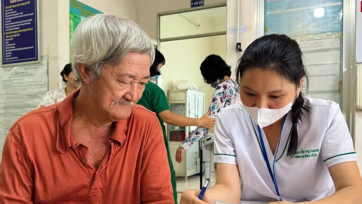 TP.HCM: Quyền lợi BHYT thay đổi ra sao khi tổ chức lại hệ thống trạm y tế?