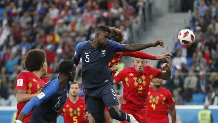 'Giải mã' cách hậu vệ hay ghi bàn từ tình huống cố định