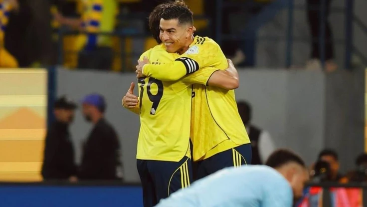 Gãy bách chiến bách thắng, Ronaldo còn bị Messi 'cắt đuôi'