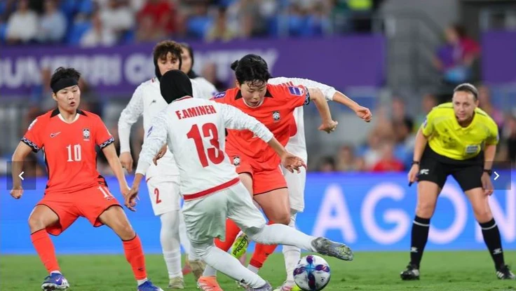  Tuyển Iran vừa đá vừa lo