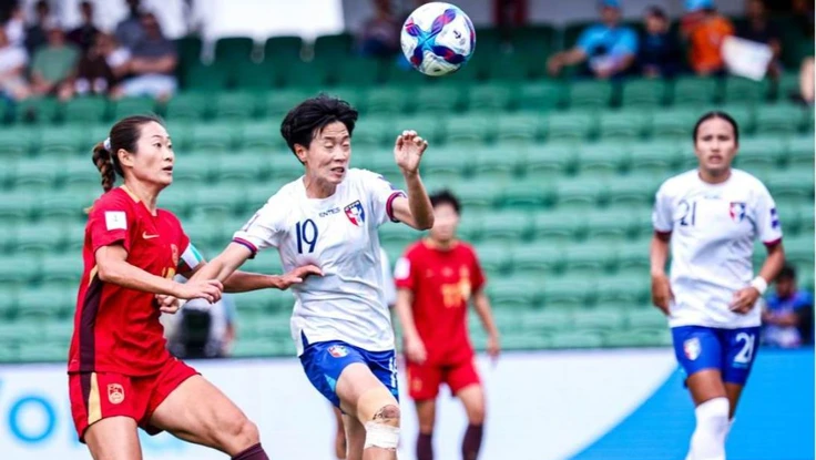 Không bất ngờ, đội đánh bại tuyển Việt Nam chỉ làm khó nhà vô địch