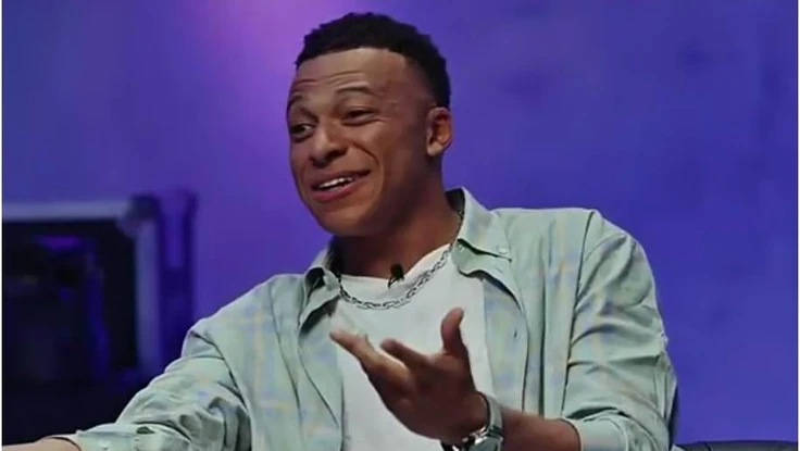 Mbappe 'quay xe' với thần tượng Ronaldo và ủng hộ Messi?