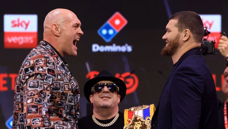 Tyson Fury - Arslanbek Makhmudov: “Khủng long” thách đấu