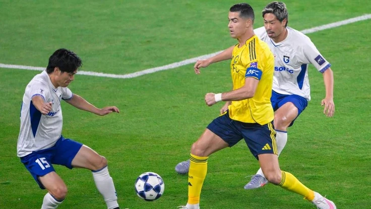 Ronaldo tan vỡ giấc mơ vàng