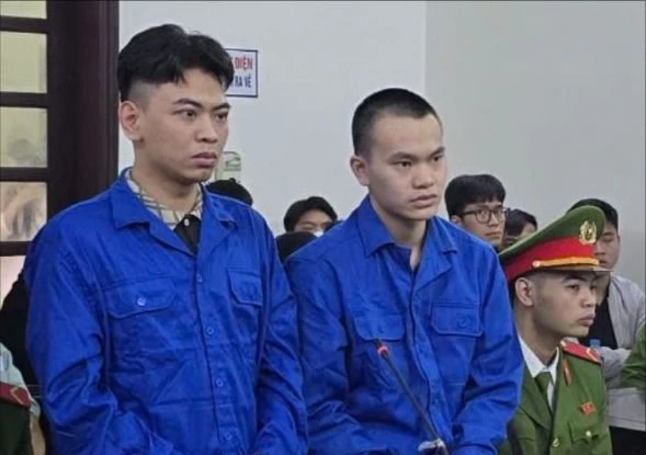 'Tổng tài' bị phạt 2 năm tù vụ giơ tay chỉ đạo đánh chủ quán cà phê 