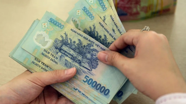 Thỏa thuận hối lộ tiền tỉ giữa ông chủ sản xuất hàng giả và cựu cán bộ hải quan 