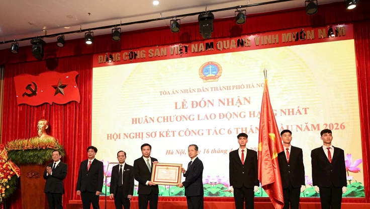 TAND TP Hà Nội vinh dự đón nhận Huân chương Lao động hạng Nhất