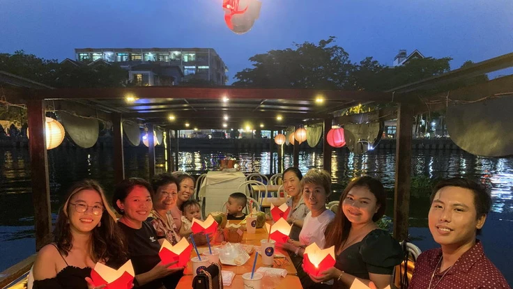 Để du lịch kênh, rạch TP.HCM thực sự 'hái ra tiền'